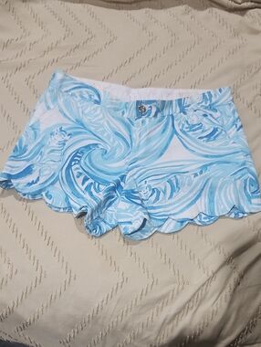 Lilly Pulitzer Blue & White Swirl Scallop Hem Shorts.